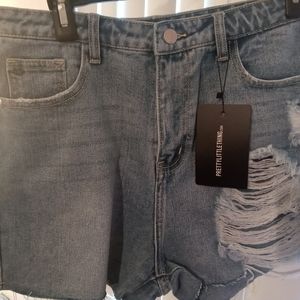 NWT Light Blue Wash Distressed Denim Mom Short